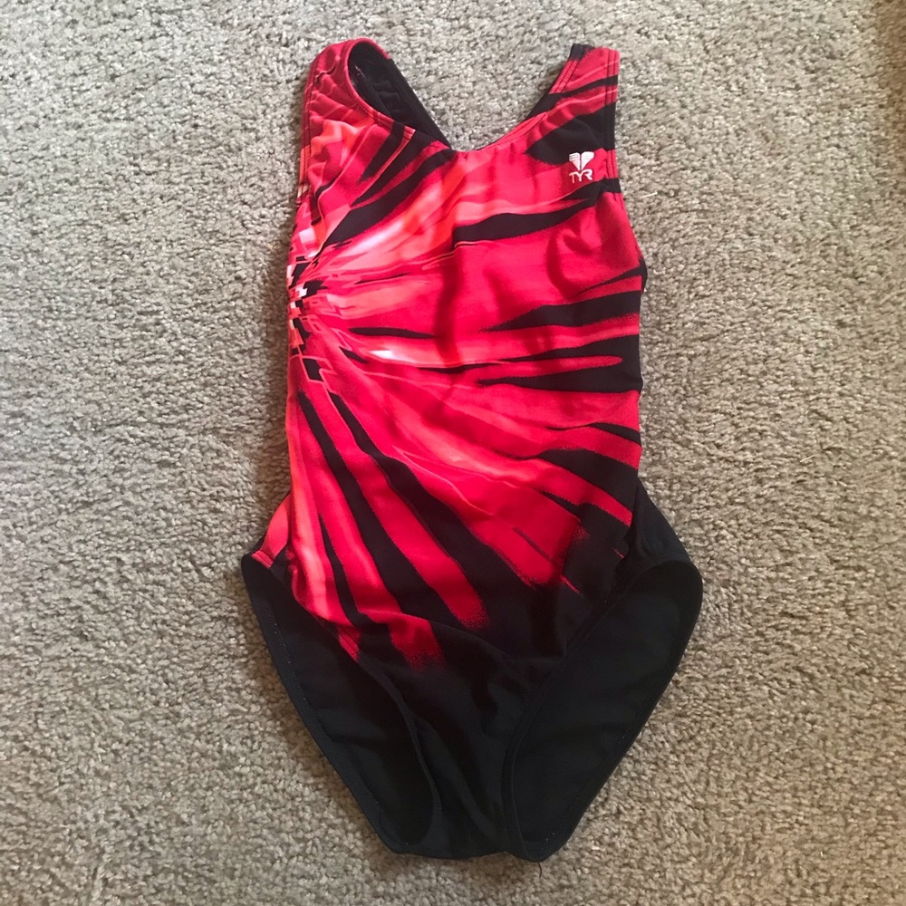 TYR Women’s Small One Piece Swimsuit